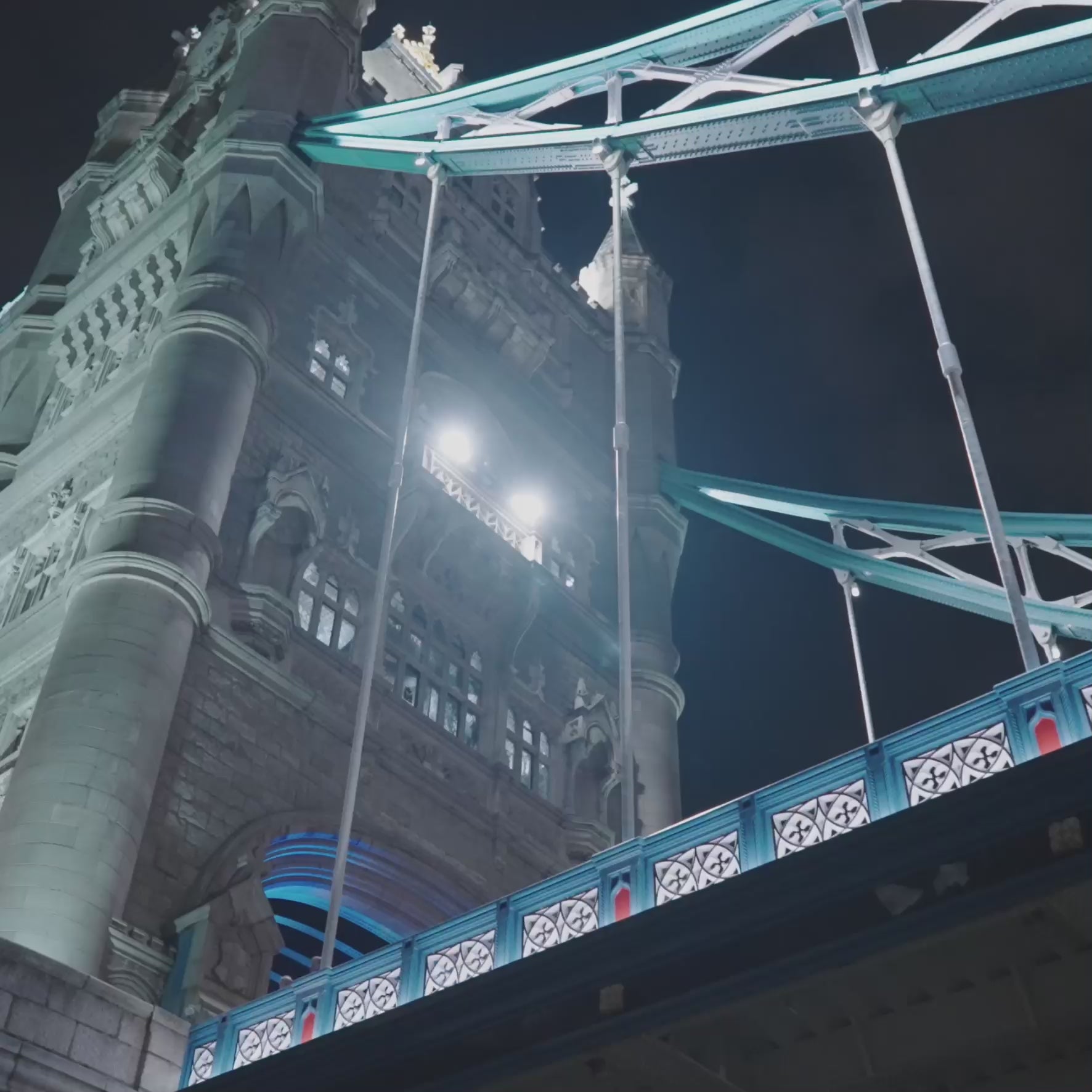 Load video: Tower Bridge River Thames
